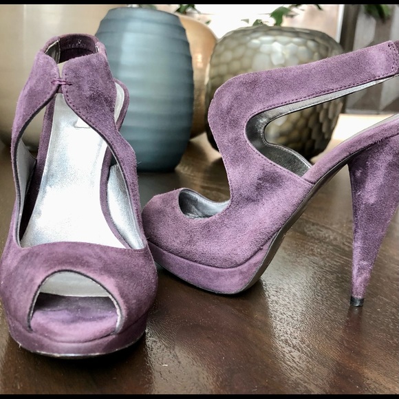 Size 6 1/2 Miu Miu in a Rich Purple Suede. - Picture 2 of 9